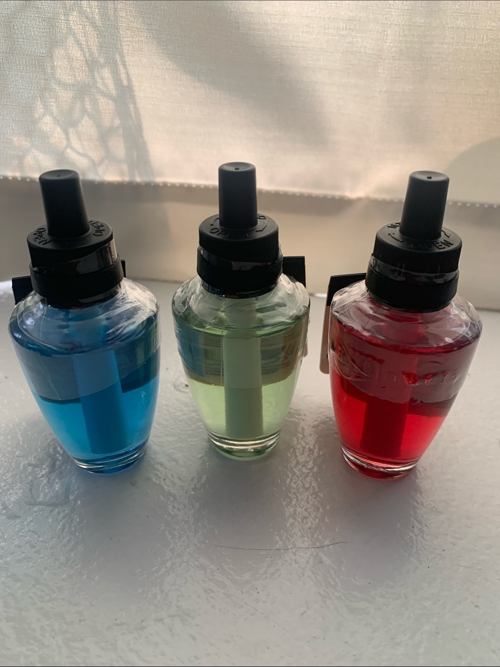 🆕-Bath & Body Works Wallflowers Refill Trio - - Picture 5 of 5